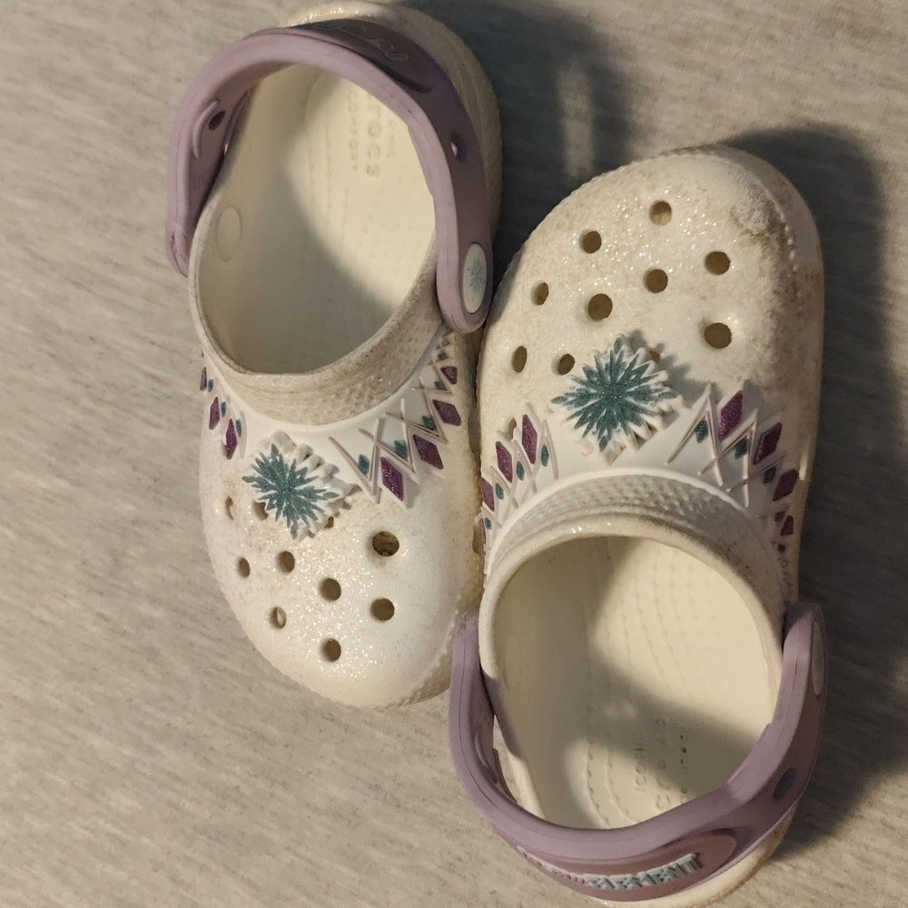Frozen 2 Crocs
